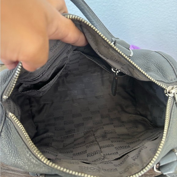 MICHAEL Michael Kors Margo medium satchel. Grey with silver hardware.  EUC. - Picture 10 of 10